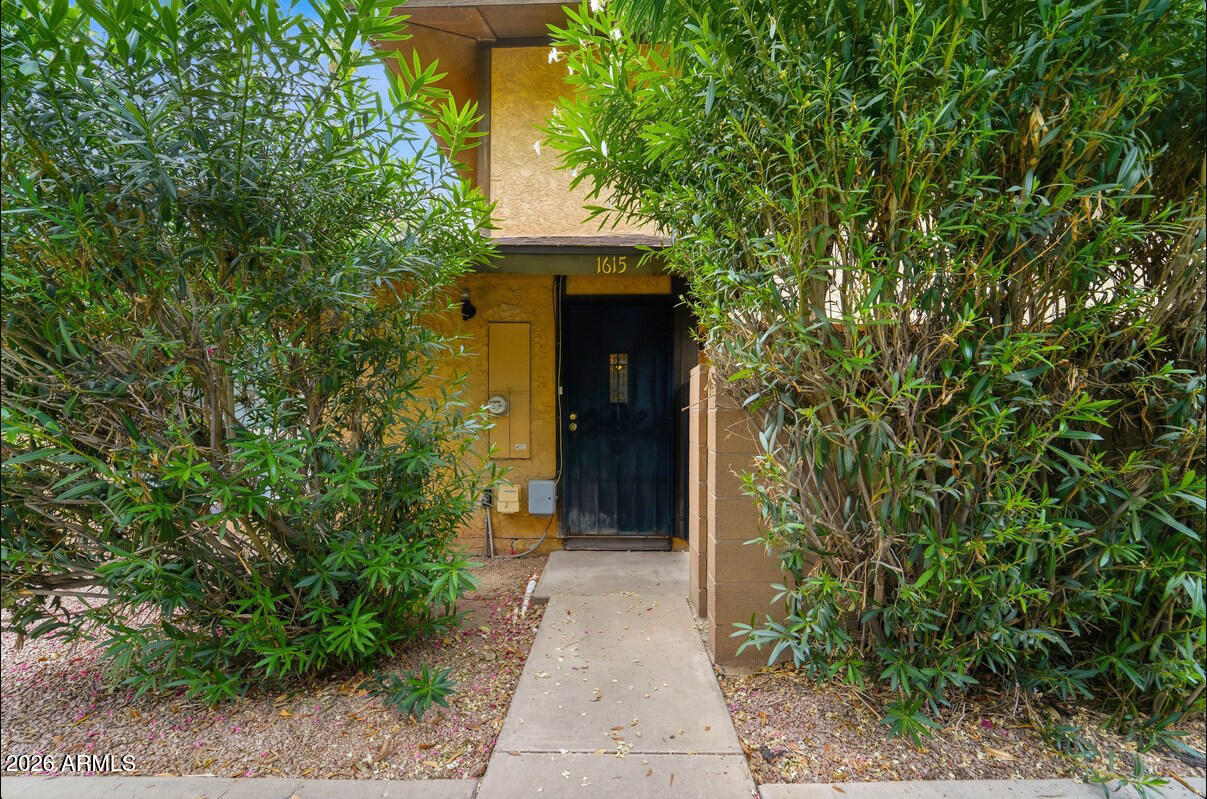 1615 W VILLAGE Way, Tempe, AZ 85282 — Photo 1 of 29