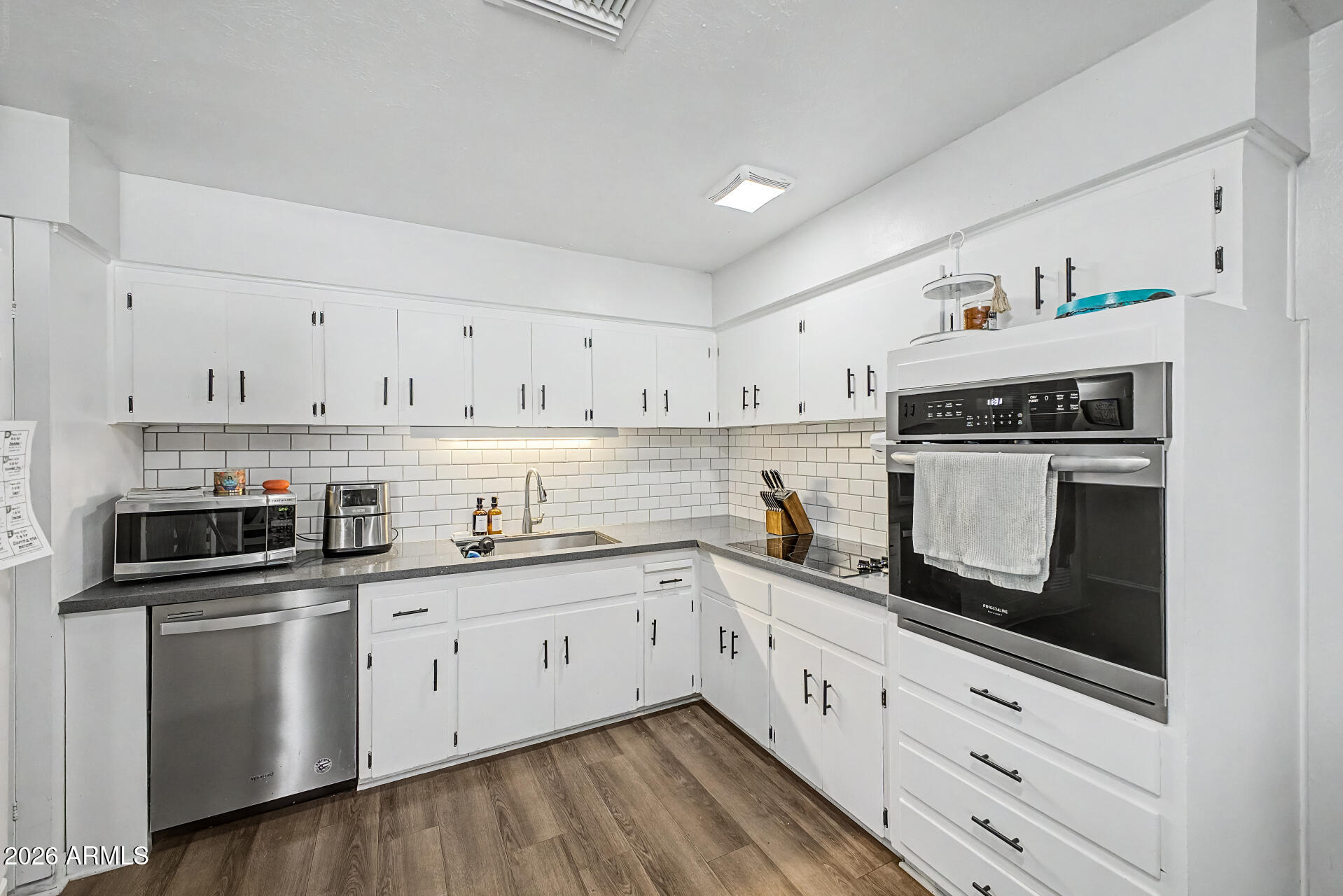 6107 W KEIM Drive, Glendale, AZ 85301 — Photo 1 of 21