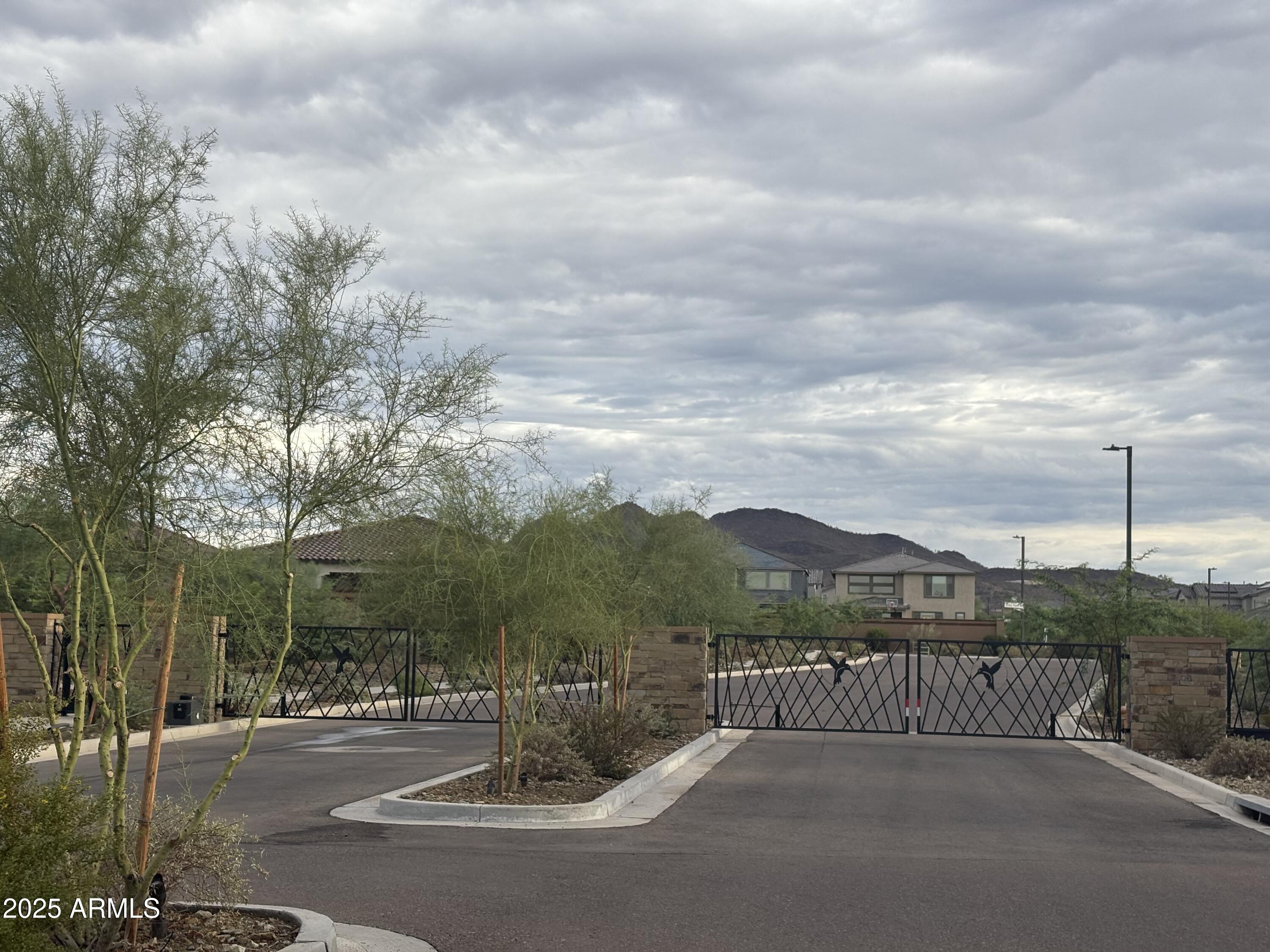 1929 W Burnside Trail, Phoenix, AZ 85085