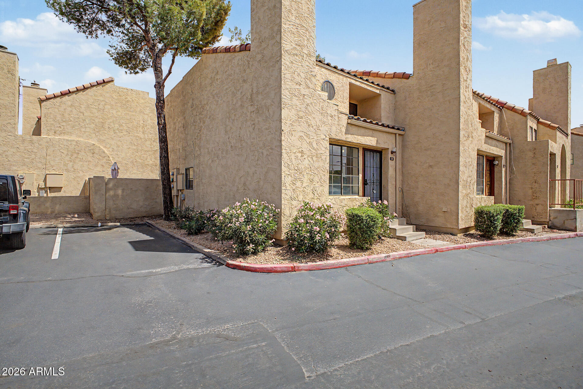 1025 E HIGHLAND Avenue 32, Phoenix, AZ 85014 — Photo 1 of 38