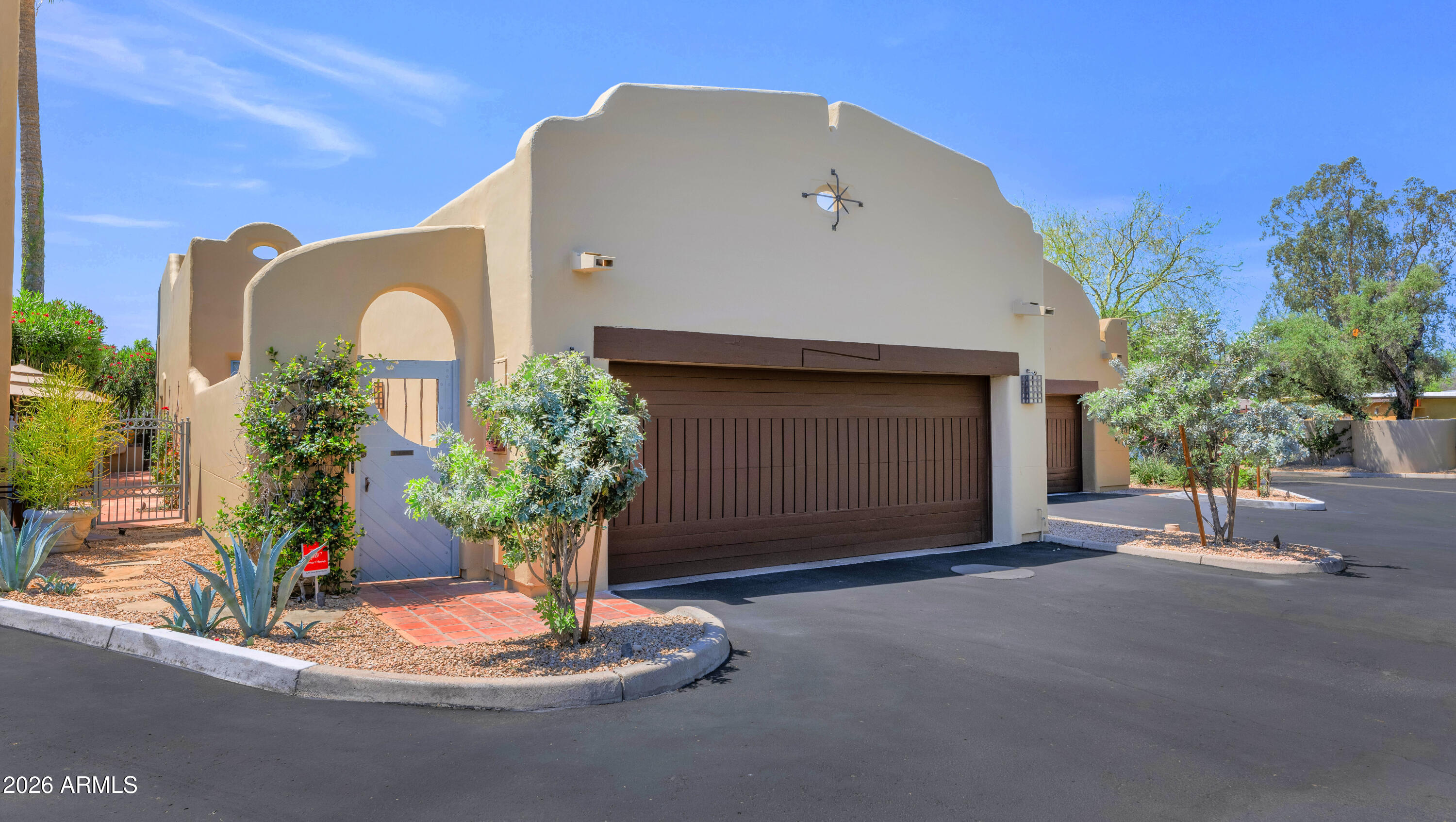 3302 E CAMPBELL Avenue 2, Phoenix, AZ 85018 — Photo 1 of 38