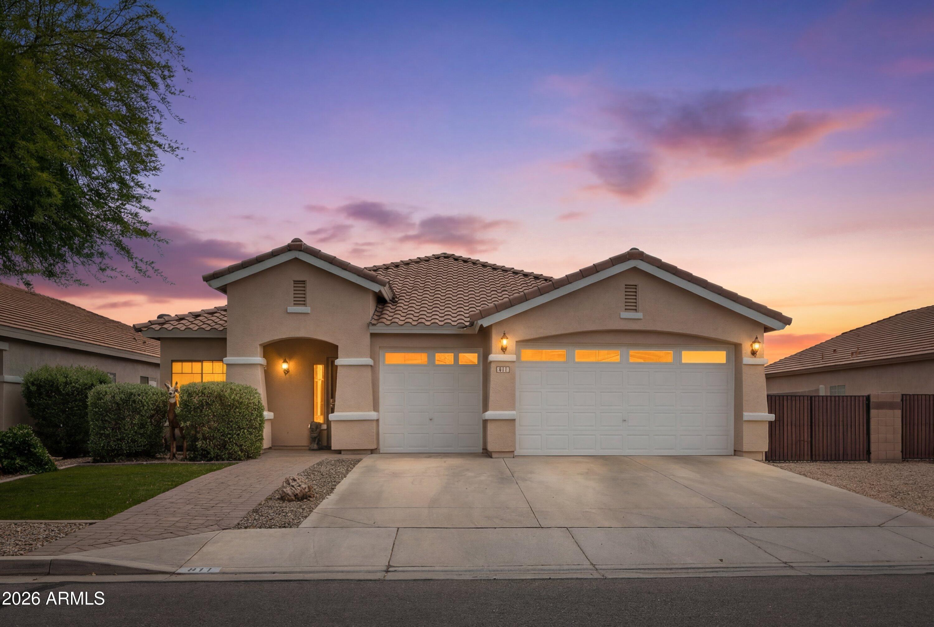 871 E HAROLD Drive, San Tan Valley, AZ 85140 — Photo 1 of 39
