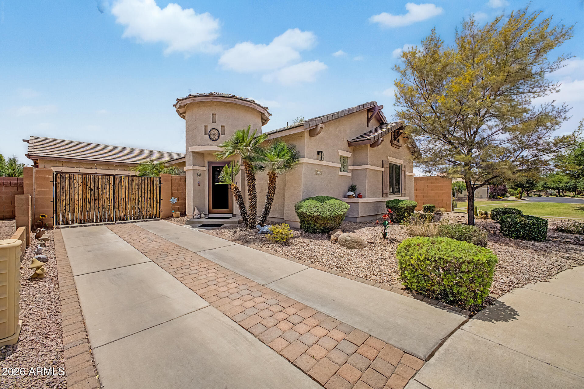 923 E Waterview Place, Chandler, AZ 85249 — Photo 1 of 27