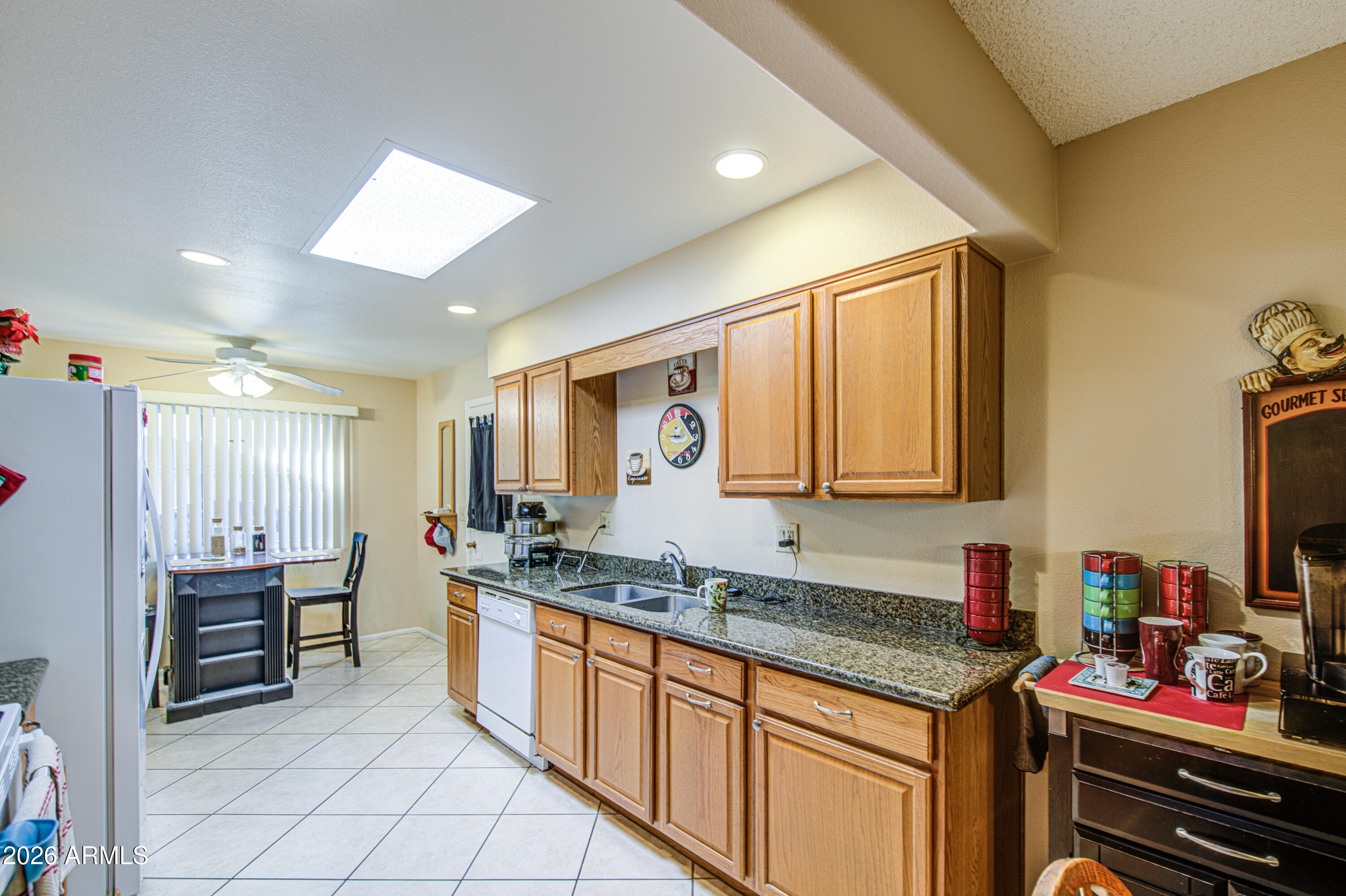 10022 W KINGSWOOD Circle, Sun City, AZ 85351 — Photo 1 of 40