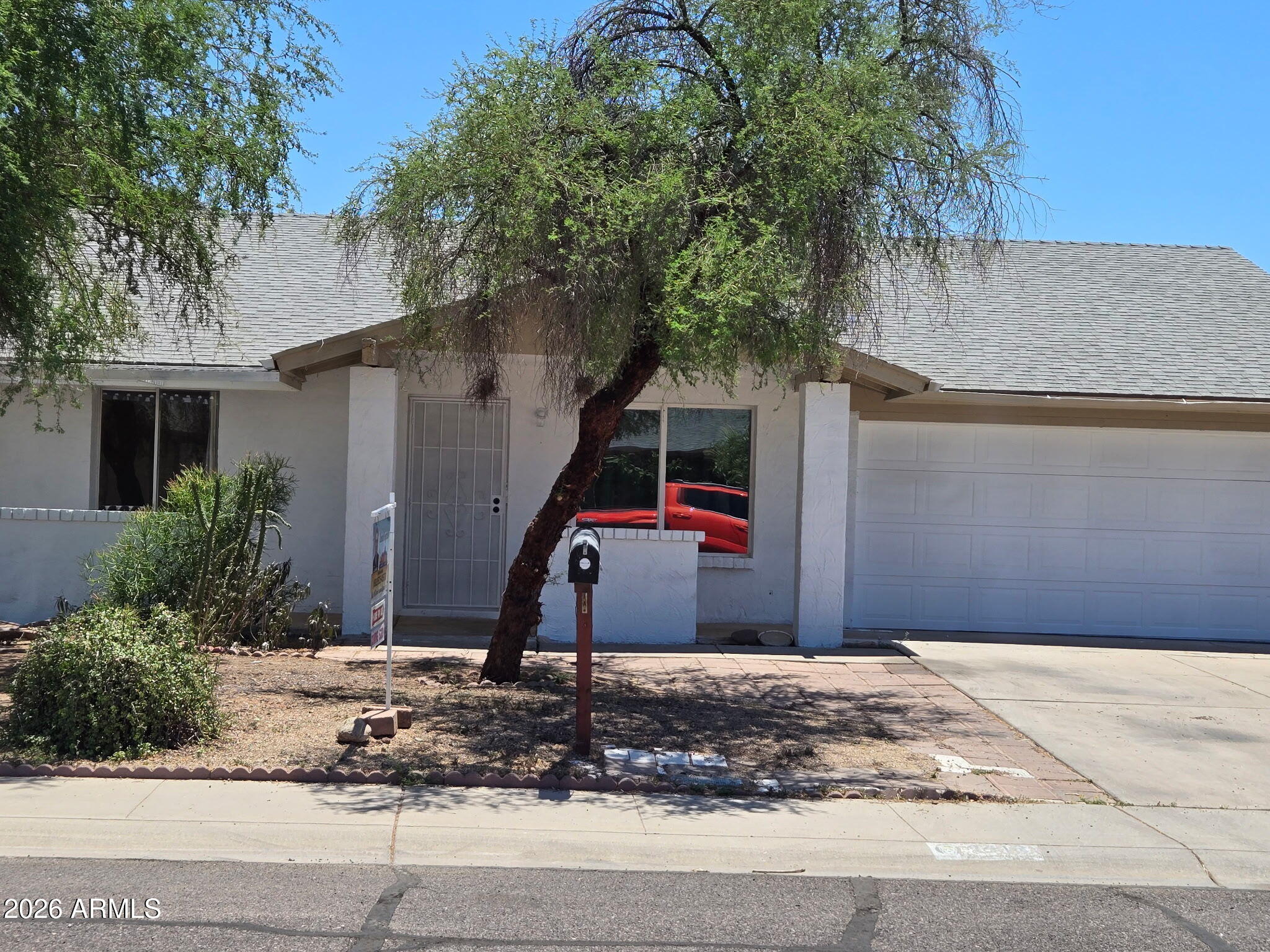 4413 W SHANGRI LA Road, Glendale, AZ 85304 — Photo 1 of 20