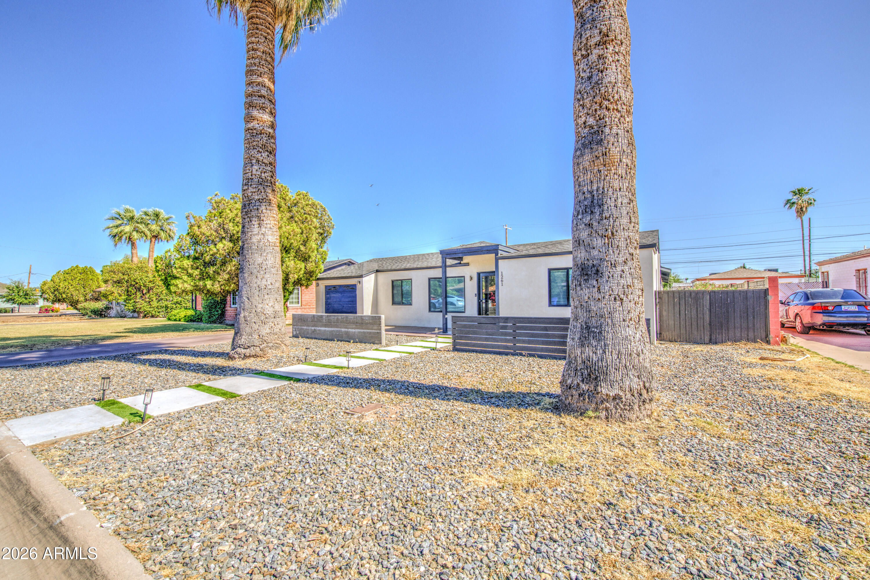 1261 E CAMBRIDGE Avenue, Phoenix, AZ 85006
