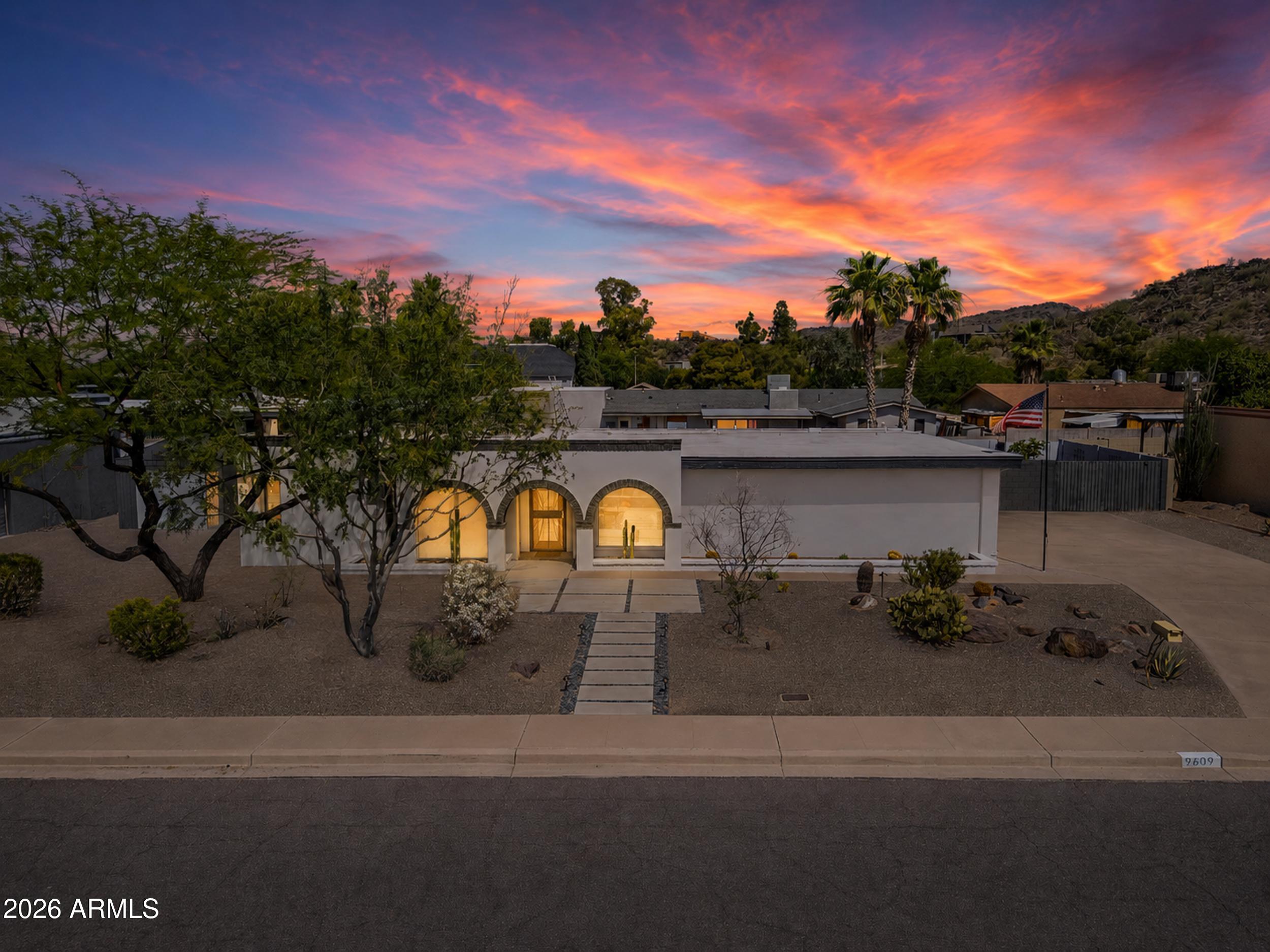 9609 N 35th Place, Phoenix, AZ 85028 — Photo 1 of 33