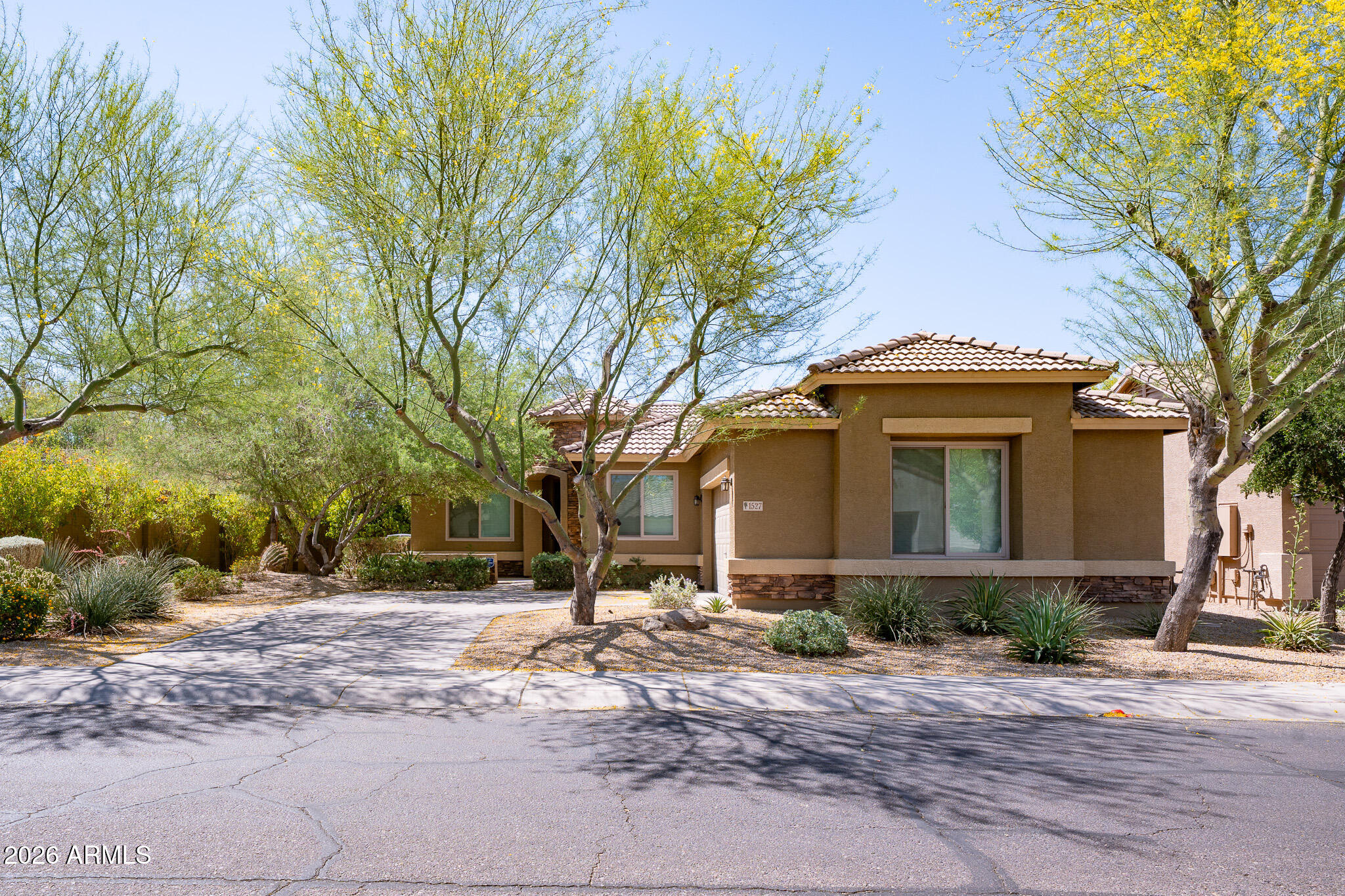 1527 E GARY Way, Phoenix, AZ 85042 — Photo 1 of 56