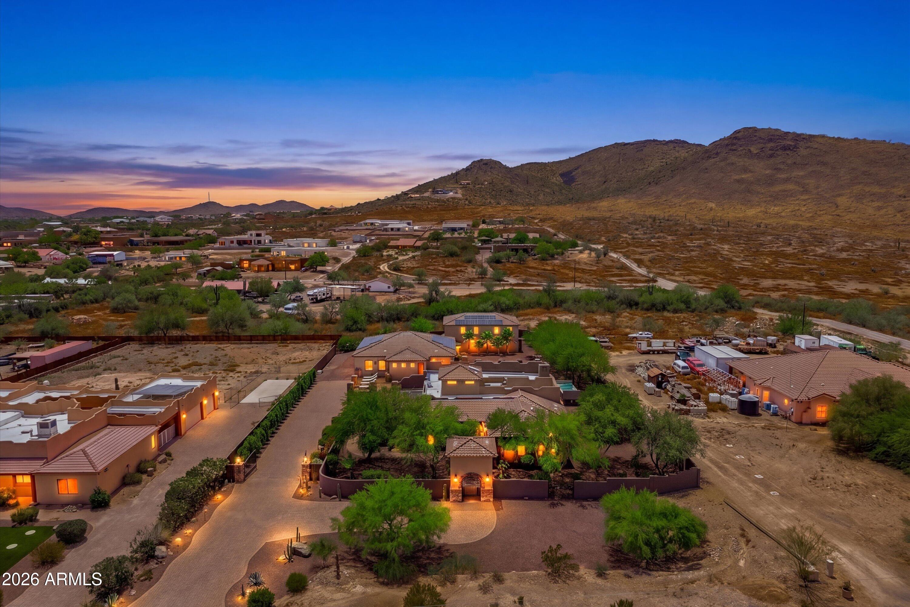 1823 W MADDOCK Road, Phoenix, AZ 85086
