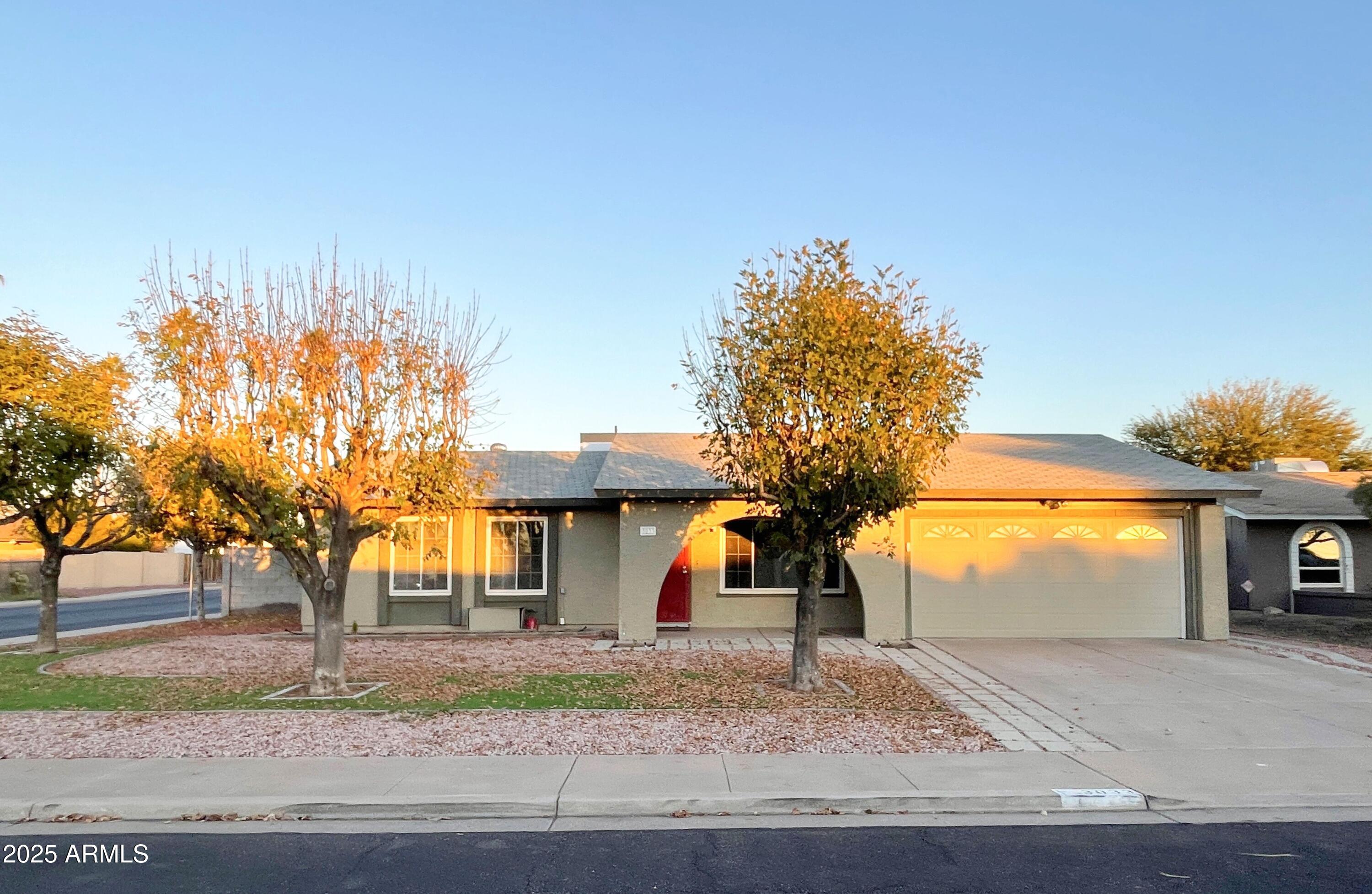 3033 S LONGMORE, Mesa, AZ 85202