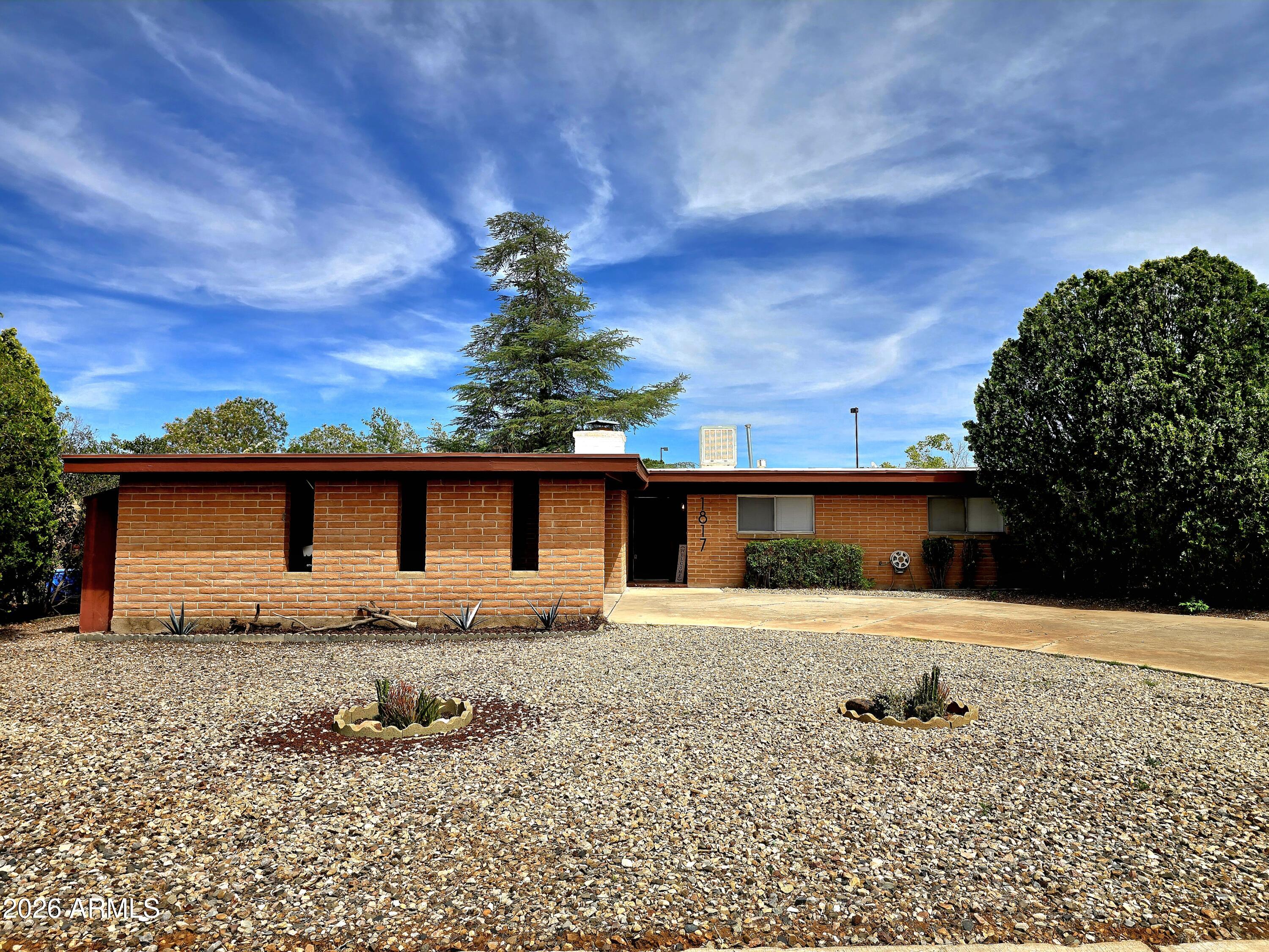 1817 BELLA VISTA Drive, Sierra Vista, AZ 85635 — Photo 1 of 17
