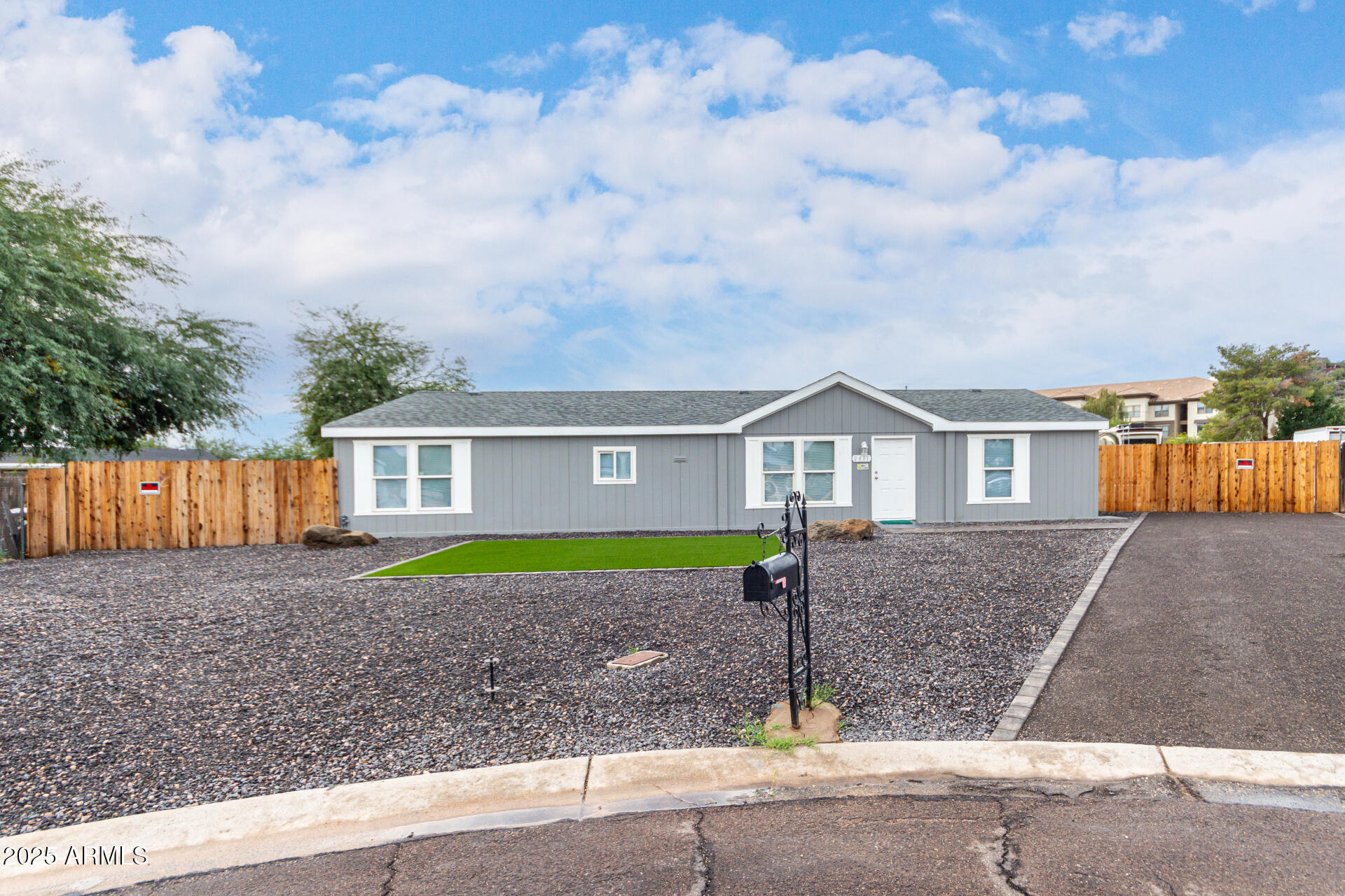 2611 E MARCO POLO Road, Phoenix, AZ 85050