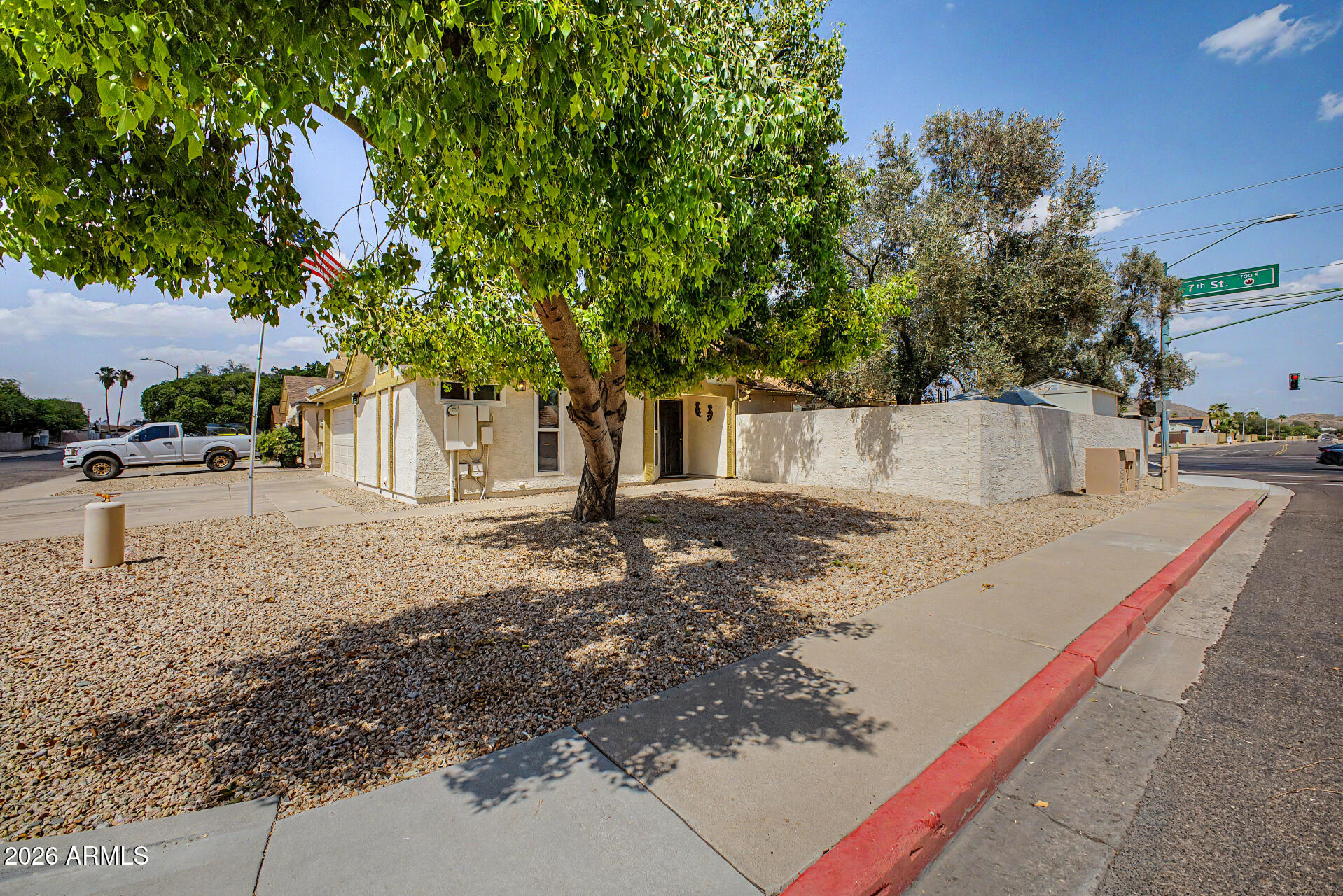 19401 N 6TH Place, Phoenix, AZ 85024 — Photo 1 of 39