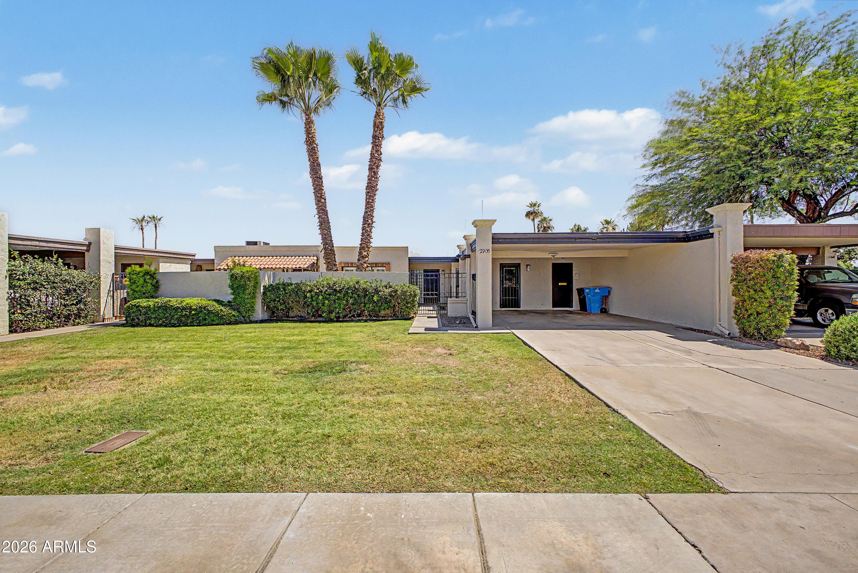 2905 W GLENDALE Avenue, Phoenix, AZ 85051