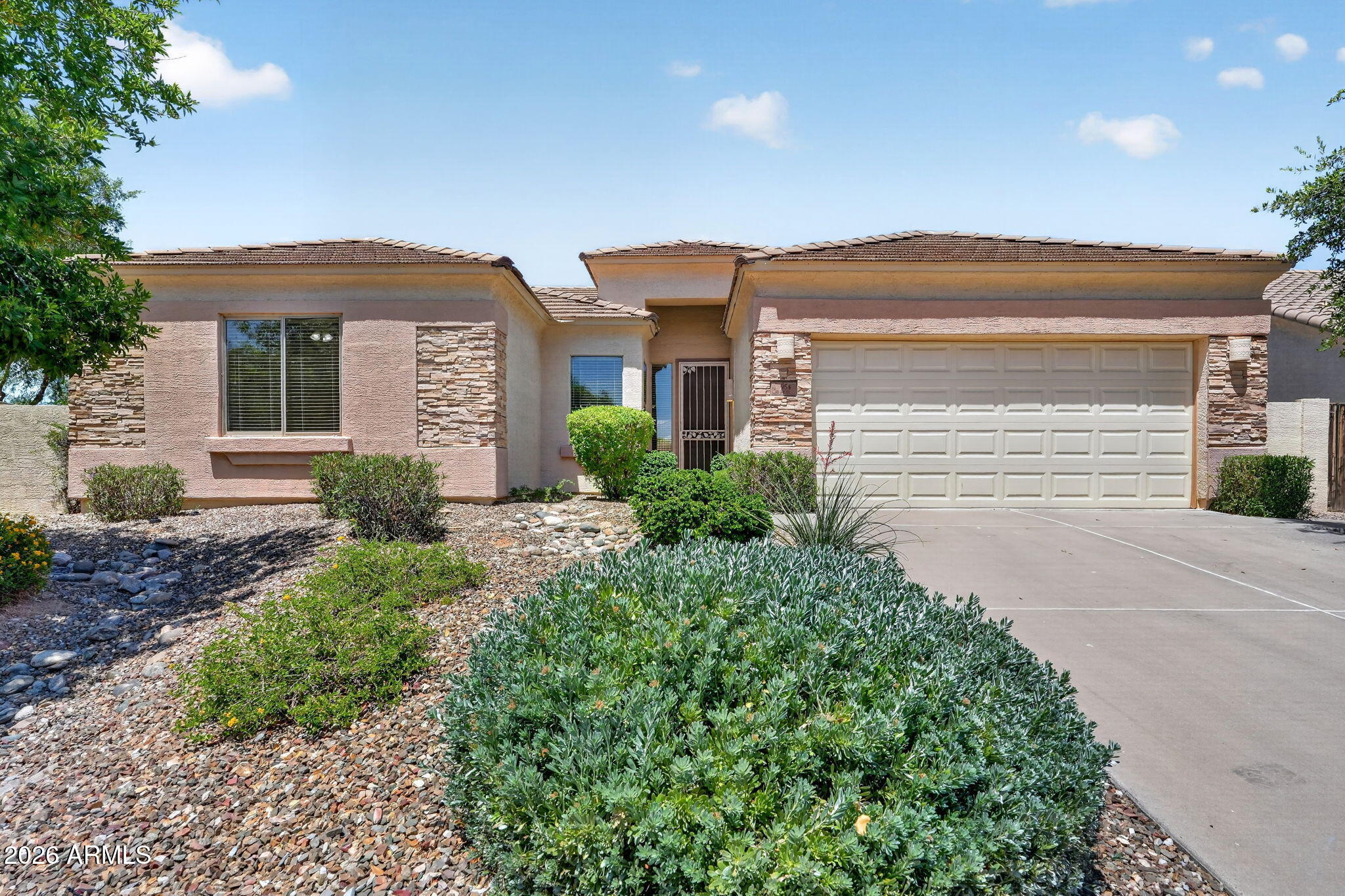 954 E DEVON Drive, Gilbert, AZ 85296 — Photo 1 of 54