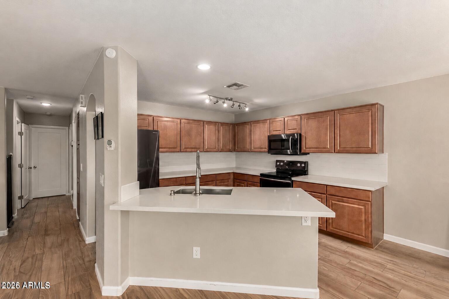 885 E LAKEVIEW Drive, San Tan Valley, AZ 85143