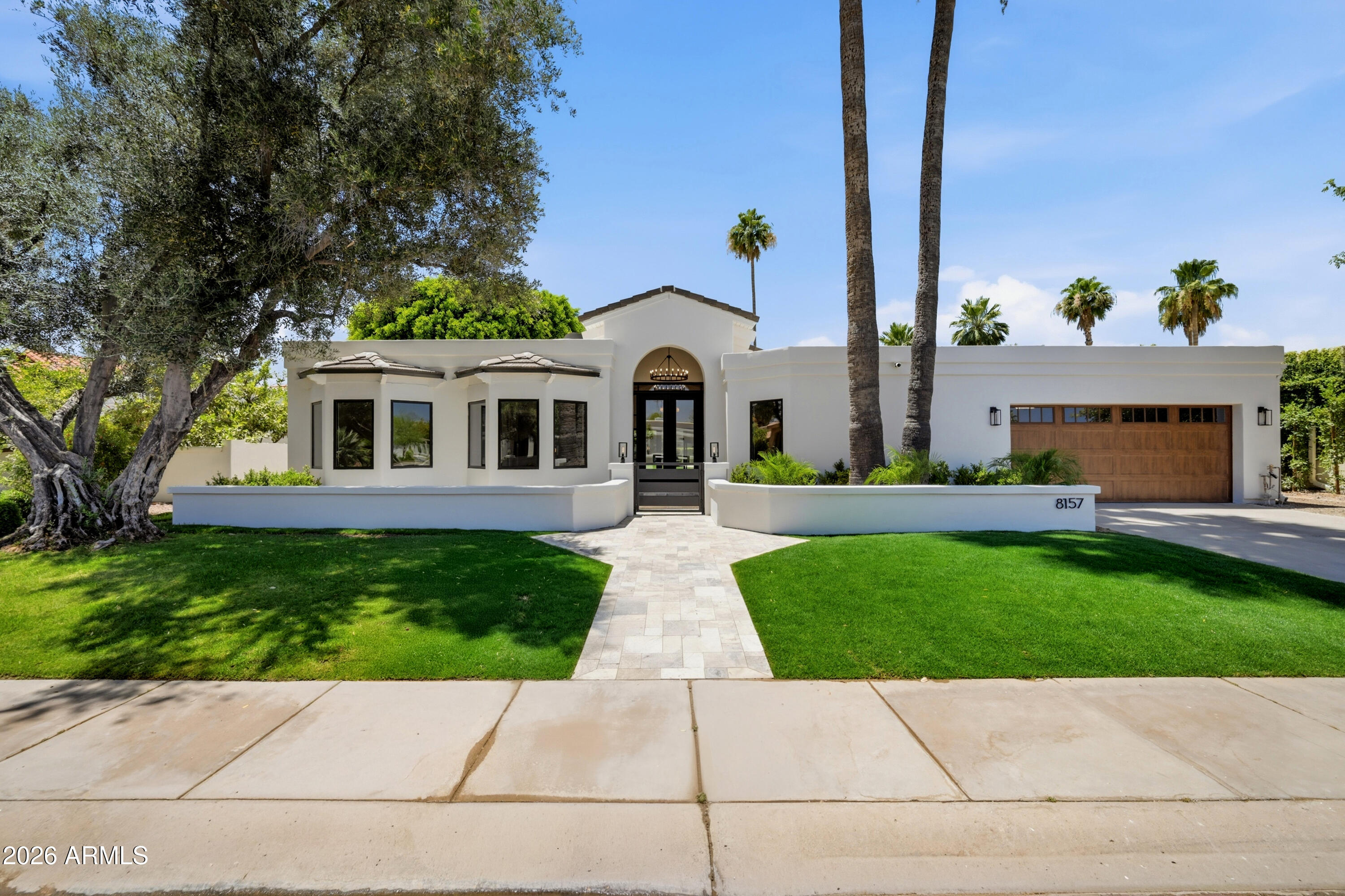 8157 E DEL CAPITAN Drive, Scottsdale, AZ 85258 — Photo 1 of 33