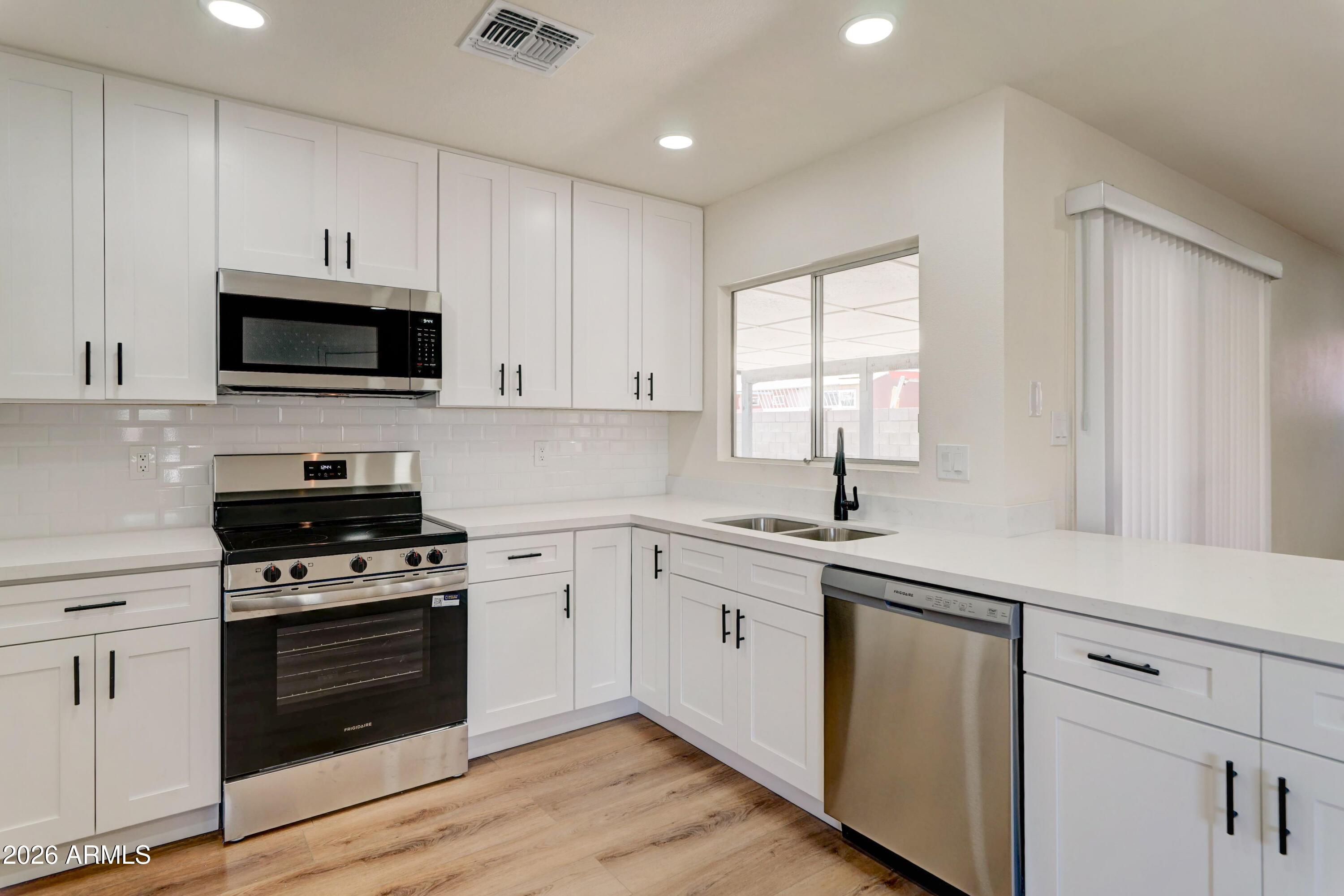 5619 W HARTFORD Avenue, Glendale, AZ 85308